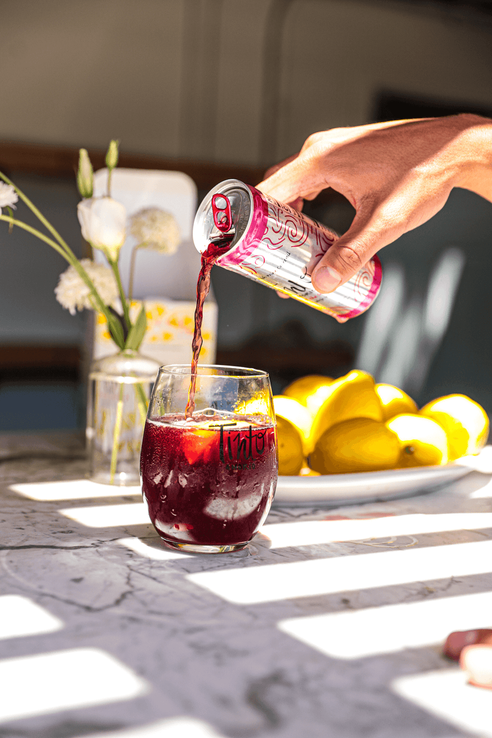 Tinto de Verano Pour | Tinto Amorio