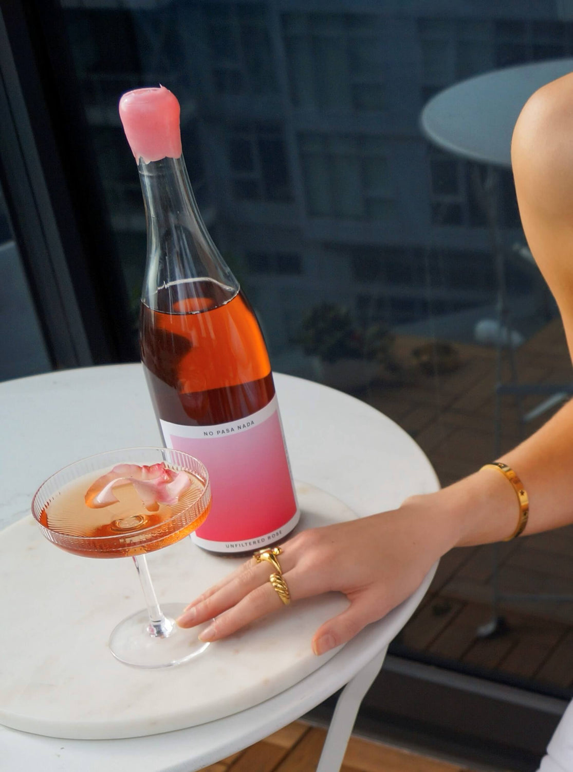 No Pasa Nada Rose Wine at the Cafe | Tinto Amorio