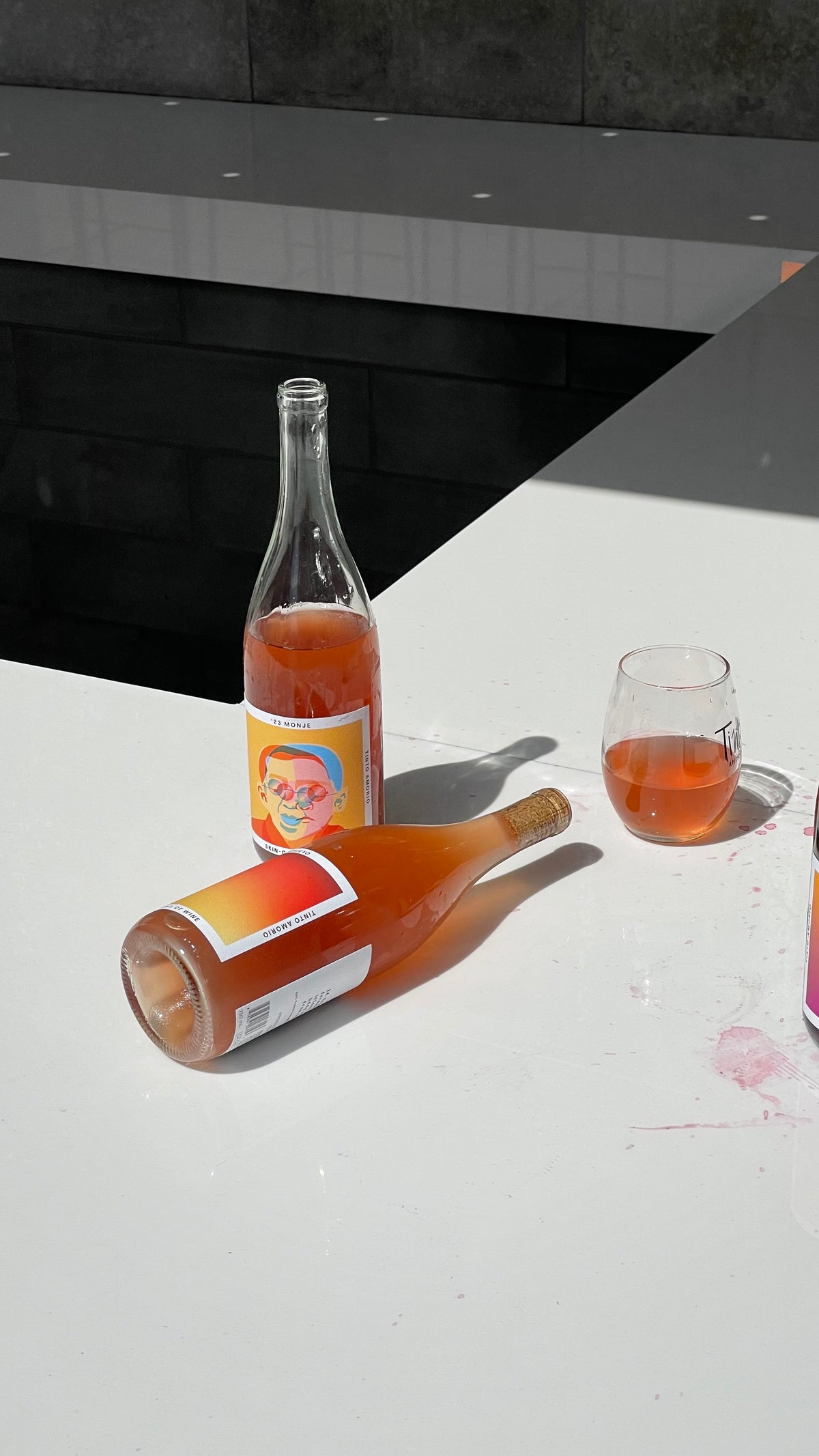 Tinto Amorio Orange Wine Sampler lifestyle